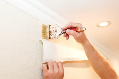 Pose de papier peint à Isserpent — revêtements muraux et toiles de verre